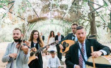 Κάνε τον γάμο σου μια αξέχαστη μουσική εμπειρία με το ‘Ξέφραγο Αμπέλι’ !
